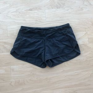 lululemon black running shorts size 6
